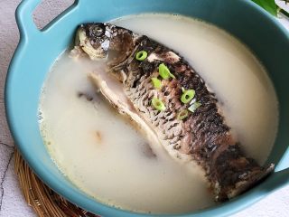 9、鲫鱼浓汤,成品