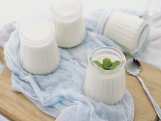 13、小朋友每天都想吃的自制酸奶,成品图。