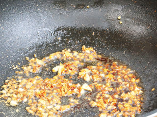 15、金针菇蒸鸡胸肉,翻炒均匀关火