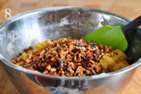 8、杂粮核桃酥,加入核桃碎