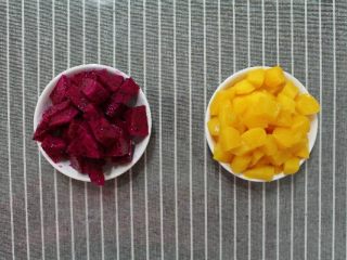 5、水果蛋糕盒子,水果切好备用，家里有啥放啥～