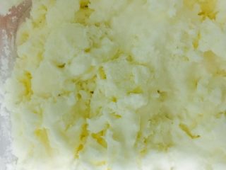 7、冰淇淋,这个是加葡萄干的，第二小时搅拌了