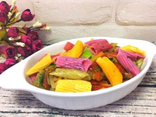 33、炒果蔬空心面,开饭了，快给老爸端去