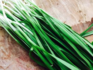 3、鳕鱼????饺子#王氏私房菜#,韭菜摘洗干净后备用