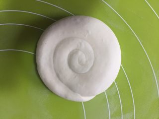 17、外脆内软的白吉馍,压一下