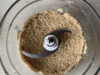 3、黑白芝麻酥块,有点颗粒更好