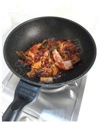 15、水煮鱼,翻炒均匀