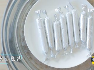 8、补铁又补钙的辅食，你给宝宝做了么？,从冰箱取出后上锅蒸，大火煮开后转中火蒸30分钟