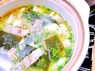 21、一清二白➕海带豆腐咸肉汤,成品