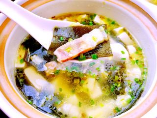 22、一清二白➕海带豆腐咸肉汤,成品