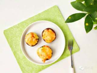 6、芝士虾仁焗香菇,出锅