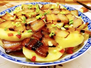 20、特简单，超级香➕剁椒土豆蒸酱油肉,成品