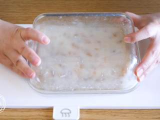 7、萝卜糕12m+,将蒸好的萝卜糕放凉后脱模，再切成小块，就ok啦~