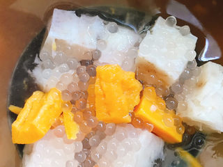 12、芋头西米露,芋头红薯煮到软烂