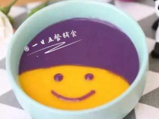 8、西兰花蛋黄米糊 宝宝辅食，好看好吃好营养,你还可以做成紫薯南瓜米糊。自由发挥啦~~
