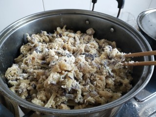 10、蒸茄子,简单拌一下即可出锅