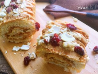 13、花生酱面包卷#乐享双节#,再来一张。