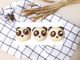 13、呆萌熊猫豆沙包,出锅