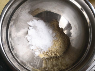 4、费南雪,杏仁粉加入白糖拌匀,