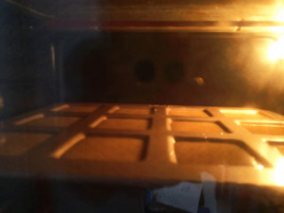 11、费南雪,烤箱预热,中层,上下火,195度,烤10分钟左右,