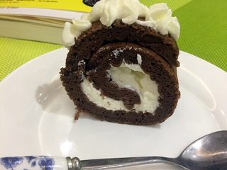 7、巧克力蛋糕卷,切好待宰的模样