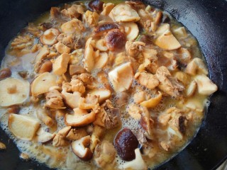 15、家的味道～香菇红烧鸡,再继续中小火炖10-15分钟