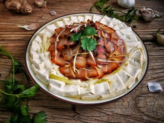 12、腊肉蒸豆腐,分享一下出锅后美味????