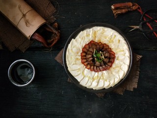 13、腊肉蒸豆腐,还是腊肉摆中间，豆腐围外边。