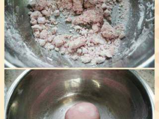 2、猫爪汤圆,将粉均匀混成雪花即小团状