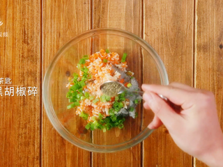 13、香煎虾饼-宝妈首选的补钙儿童餐,1茶匙黑胡椒碎