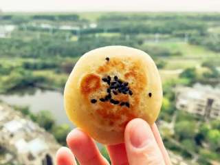 8、宝宝辅食：苹果栗子饼,出锅享用吧