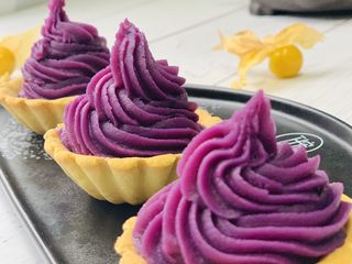 14、紫薯塔,挤入紫薯泥。