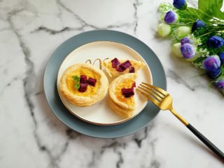 16、紫薯蛋挞,10个蛋挞一会儿就吃光光了。