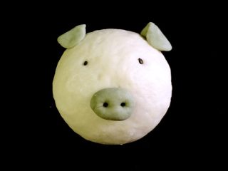 11、奶香猪包包,这三步做成猪猪造型。