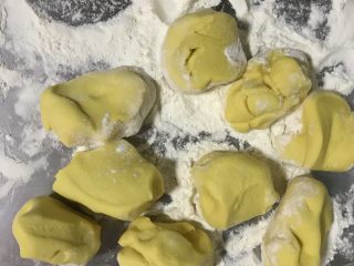 13、三彩豆沙包～附豆沙馅制作,分成大概60克的剂子。