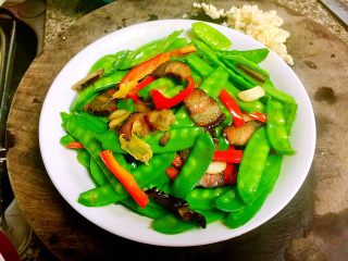 19、小清新&烟火气➕荷兰豆清炒酱油肉,成品