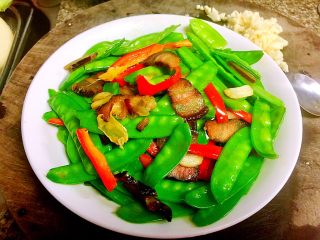 20、小清新&烟火气➕荷兰豆清炒酱油肉,荷兰豆脆嫩爽口，酱油肉一点不肥腻，反而很香，感兴趣的宝宝们，快来试试吧