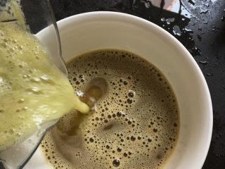 5、蔬果糊-3,把糊和汁混在一起