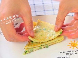 7、西葫芦早餐饼,切块食用。