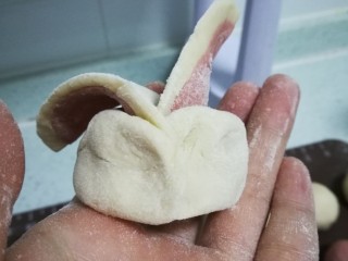 5、萌萌的宝宝卡通果蔬馒头,背面示意图