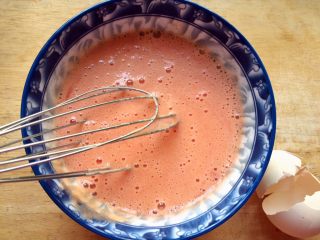 9、百变鸡蛋＋星星番茄鸡蛋饼,拌匀