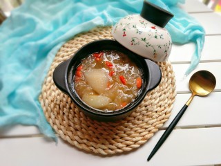 11、冰糖雪梨银耳羹,成品图