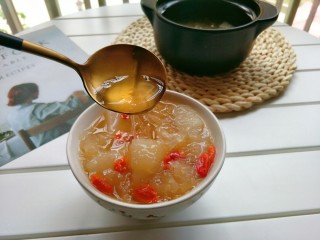 13、冰糖雪梨银耳羹,成品图