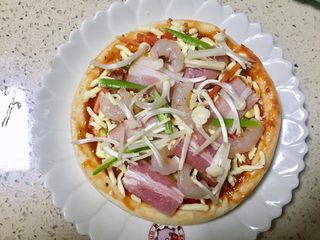 18、披萨~不一样的重奶酪拉丝披萨,放入金针菇