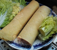 6、肉卷棒棒糖,上锅蒸，水开后约20分钟，稍晾后切段