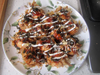 15、章鱼小丸子,挤沙拉酱撒紫菜碎