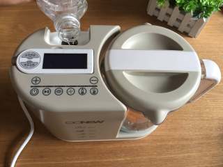 5、婴儿辅食之南瓜米糊,水箱里注入300ml纯净水；