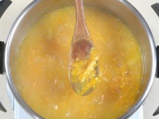 6、橘子柠檬????果酱,开火煮沸