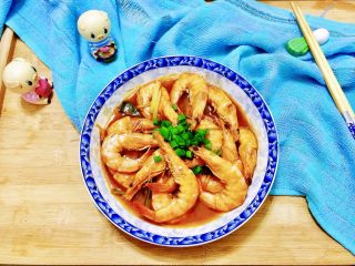 24、恨不能吮手指的好味➕茄汁油焖大虾,装盘后，加上点葱末点缀，开始享用吧????