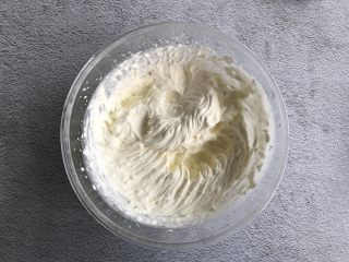 17、抹茶蛋糕卷,打至纹路清晰即可